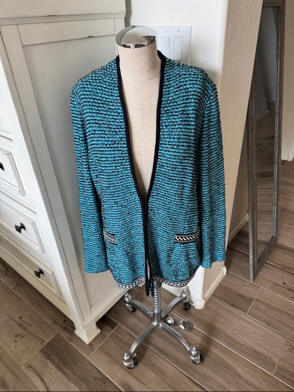 MISOOK L blue and black textured knit open front cardigan jacket